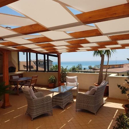 B&B E Casa Vacanza Al Castello Роччелла-Ионика Экстерьер фото