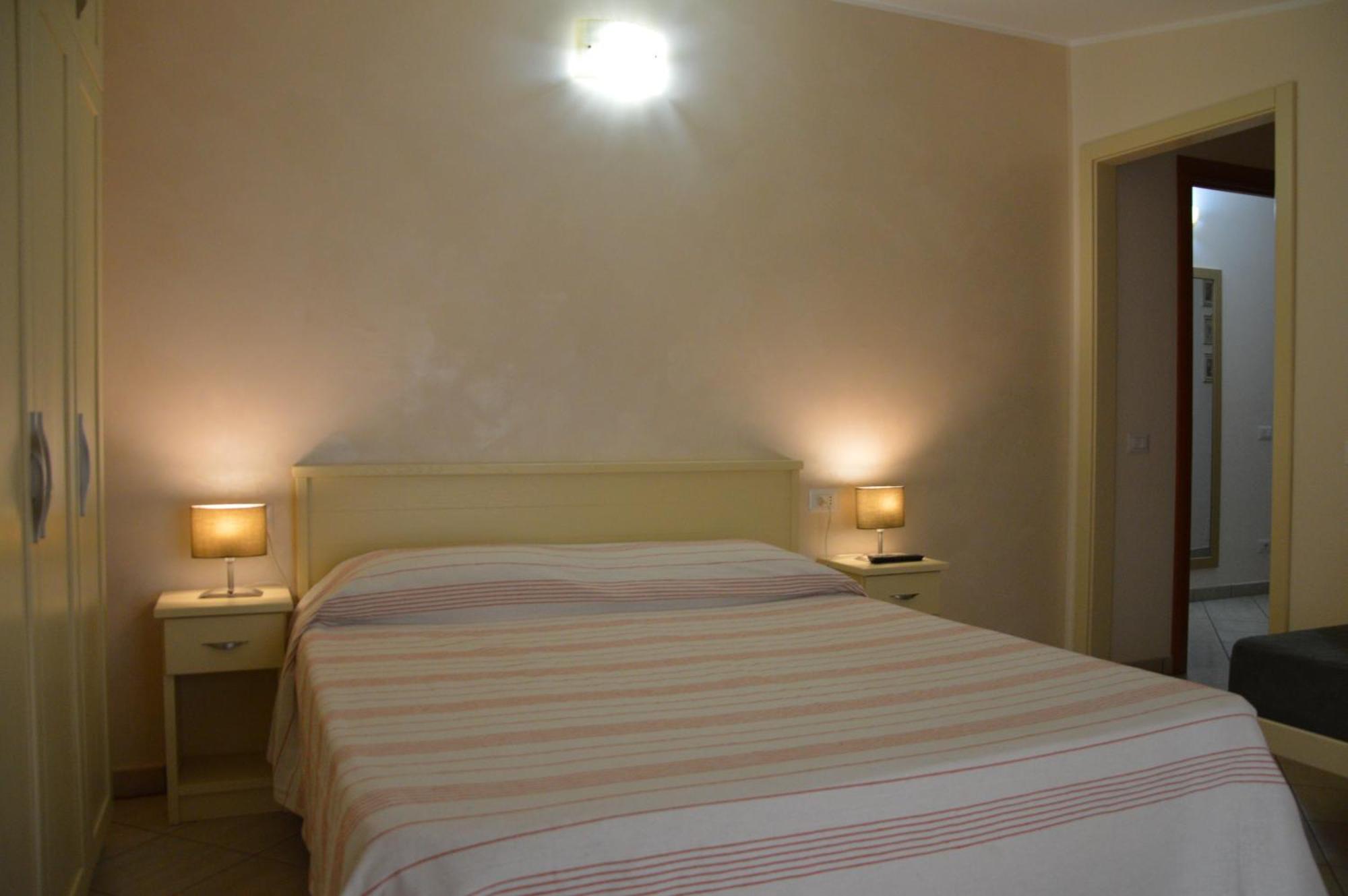 B&B E Casa Vacanza Al Castello Роччелла-Ионика Экстерьер фото