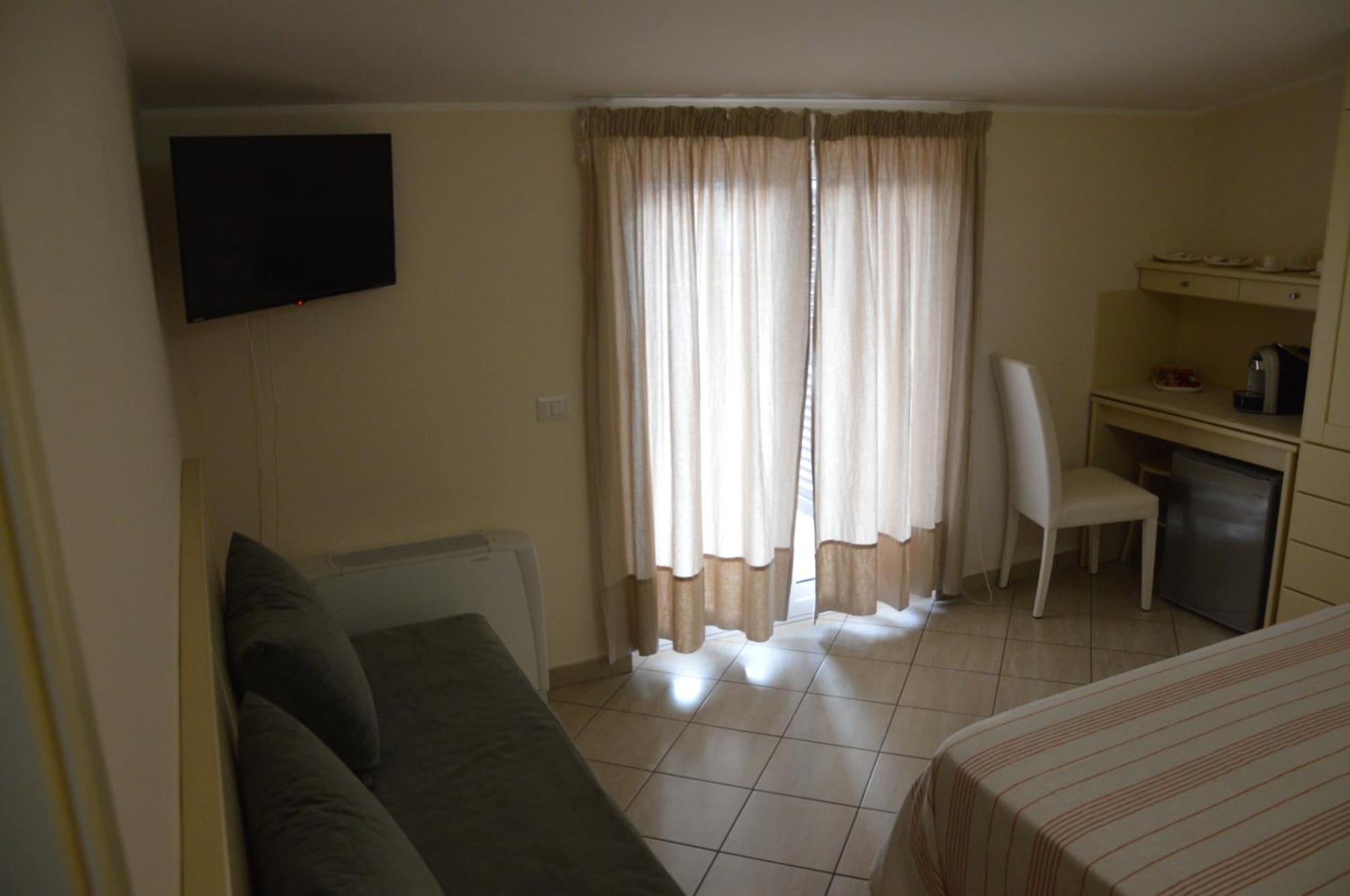 B&B E Casa Vacanza Al Castello Роччелла-Ионика Экстерьер фото