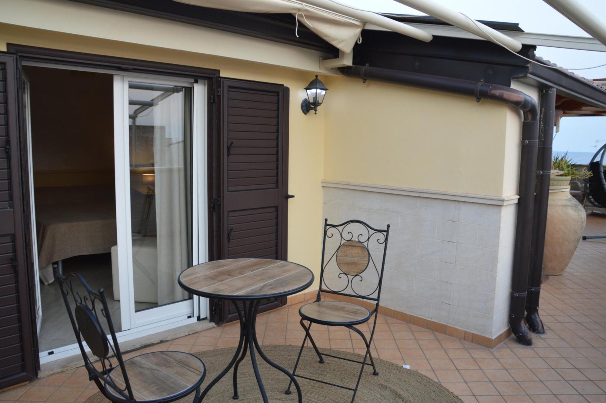 B&B E Casa Vacanza Al Castello Роччелла-Ионика Экстерьер фото